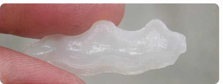Bildverlauf Denticor – Schritt 2: provisorische Versorgung – drei untere Schneidezähne (beide mittleren + seitlicher)